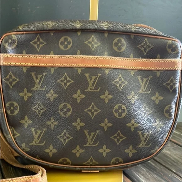 Louis Vuitton Vintage Jeune Fille Monogram Crossbody - Picture 3 of 11